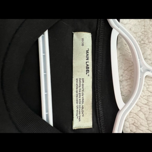 Oversized Off-White Tee 2013 - Picture 3 of 3